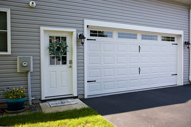 24/7 Emergency Garage Door Panel Replacement experts in Dexter, MI